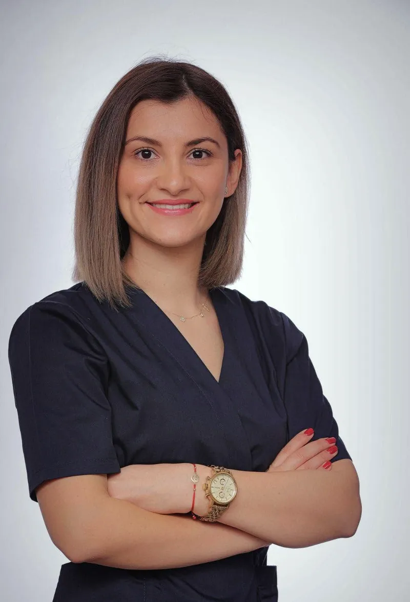 Dr. Alexandra Zemeleaga-Ciobotea — Medic ortodont · Fondator Dentologia